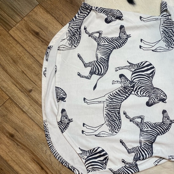 Jane & Delancey Zebra Novelty Black White Pullover T-shirt - Picture 4 of 9